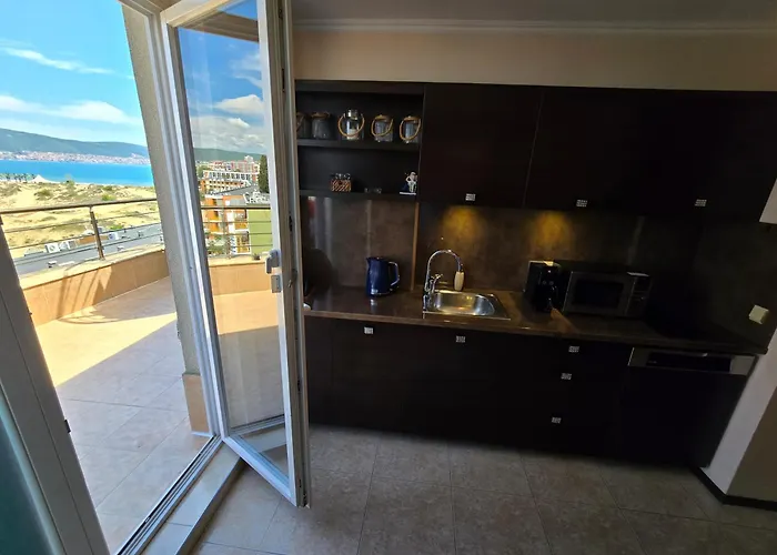 Sea View Luxury Penthouse * סאני ביץ'