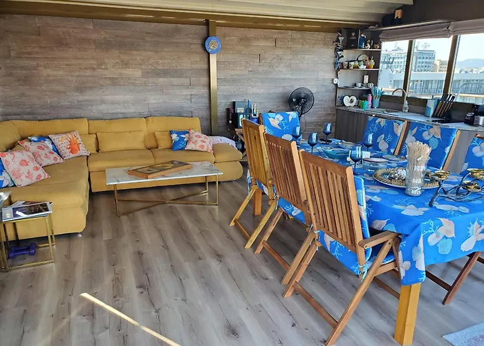 Sea View Luxury Penthouse * סאני ביץ'