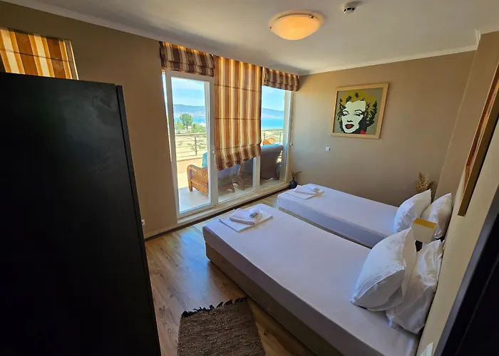 Sea View Luxury Penthouse *