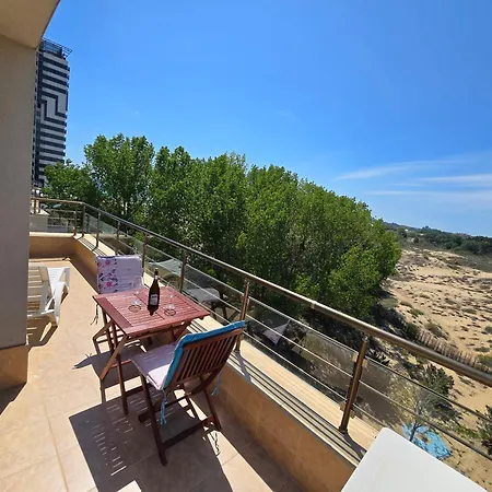 Апартамент Sea View Luxury Penthouse *